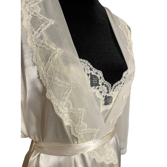 Vintage White Lace Trim Nightgown Set - Picture 7 of 11